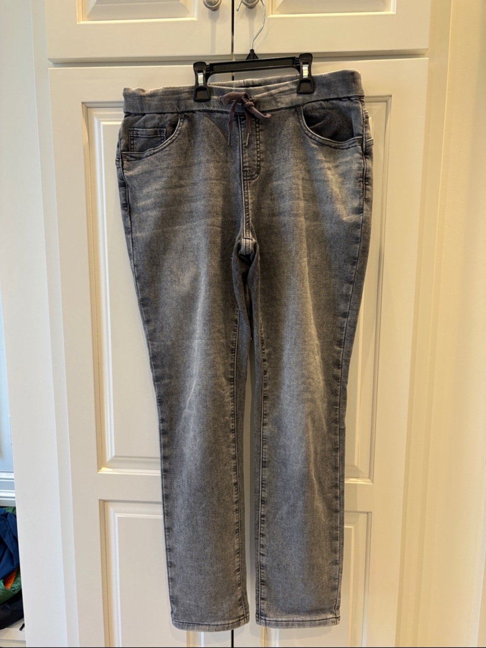 CHARLIE B Gray Slim Jogger Jeans
